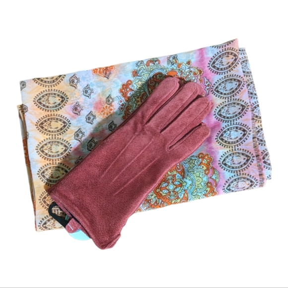 🌟Host Pick🌟Scarf and Genuine Leather Gloves - Picture 1 of 5